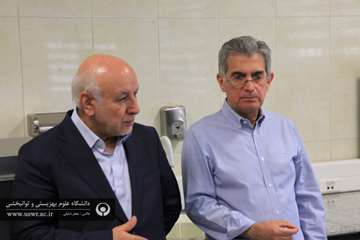 بازدید معاون وزیر بهداشت از مرکز ایرانوم